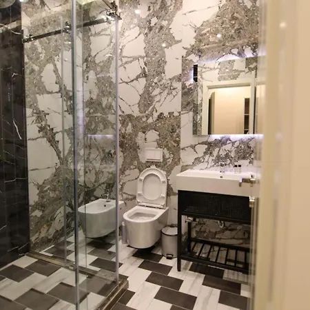 Secret Hotel,korce 호텔 *